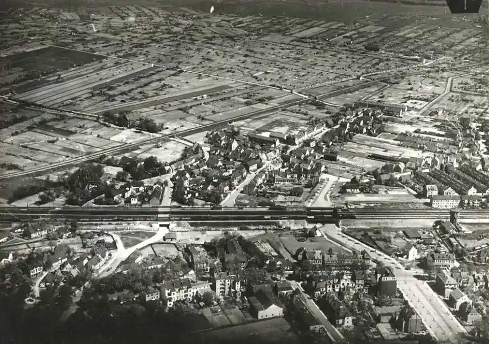 1928, Bahnhof Walle und im Hintergrund die Fl&auml;chen, wo heute der Verein Walle e.V. t&auml;tig ist (Quelle: Staatsarchiv Bremen)