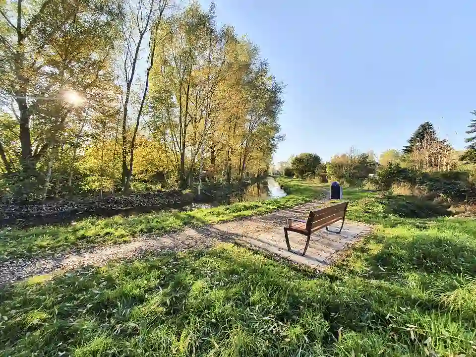 Neue B&auml;nke (2) &copy; H&uuml;botter